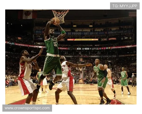 加内特突破篮下拉开空间效率提升明显主导绿衫军内线攻防