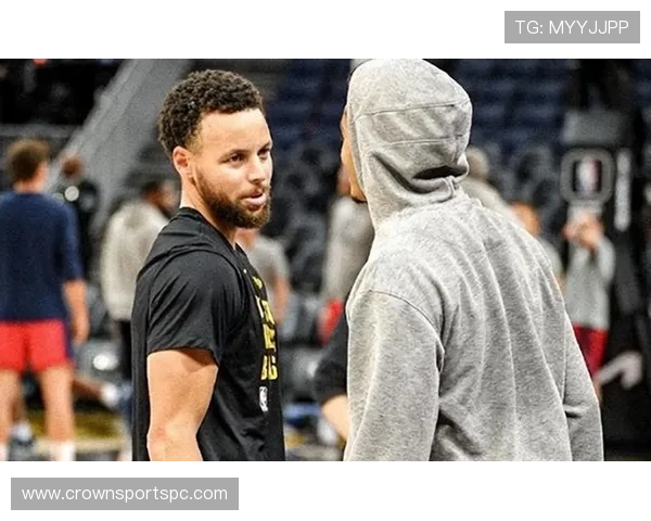 普尔无球跑动为库里拉开空间，较上季提升挡拆效率